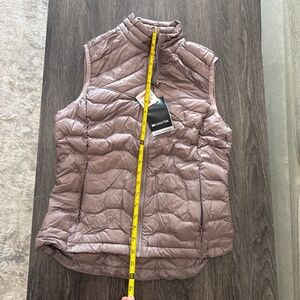 Women’s S Ariat Sleveless Down Puff Vest NWT